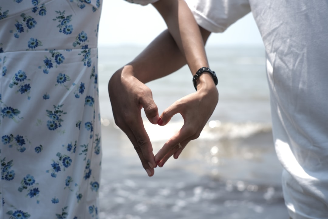 好きな人が脈あり？女性が出す5つのサインと見分け方
