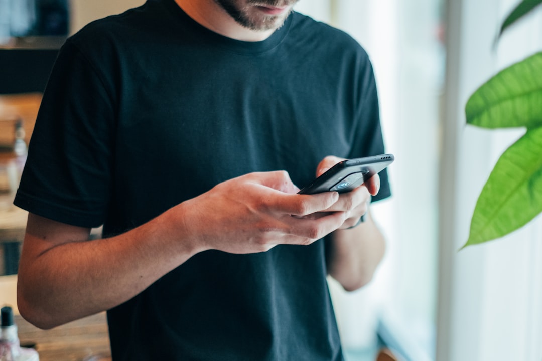 女性のLINEは脈なし？グループでは話すのに個別でそっけない理由